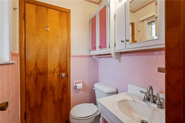 838 S Cherry Street, Siloam Springs, AR 72761