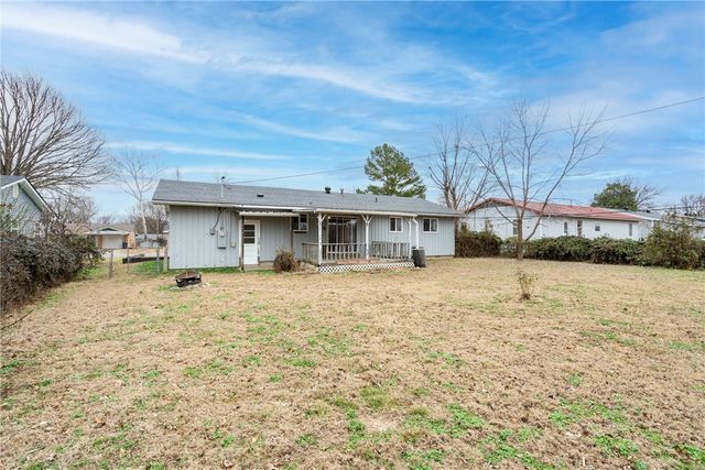 838 S Cherry Street, Siloam Springs, AR 72761