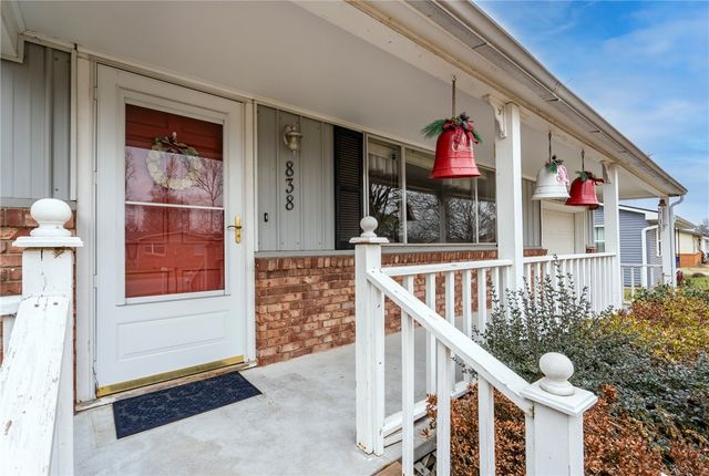 838 S Cherry Street, Siloam Springs, AR 72761