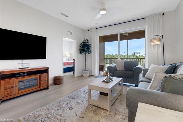 3830 Sawgrass WAY 2944, Naples, FL 34112
