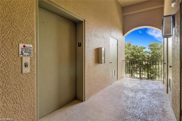 3830 Sawgrass WAY 2944, Naples, FL 34112