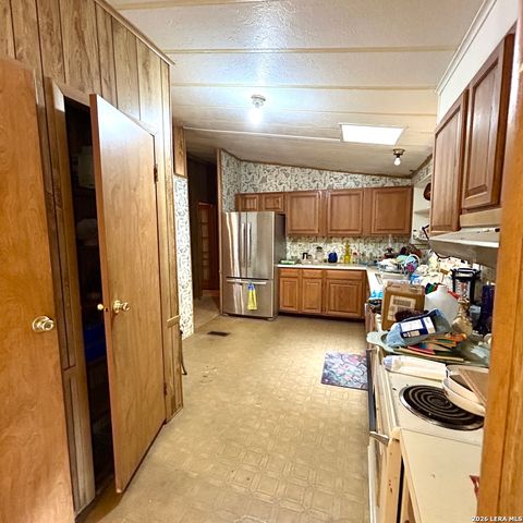 6332 Wildcat, Beeville, TX 78102