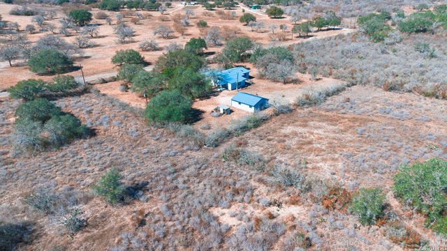 6332 Wildcat, Beeville, TX 78102