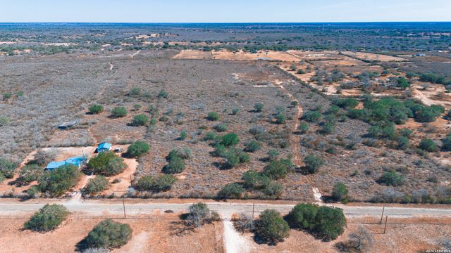 6332 Wildcat, Beeville, TX 78102