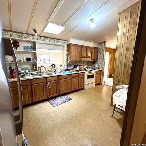 6332 Wildcat, Beeville, TX 78102