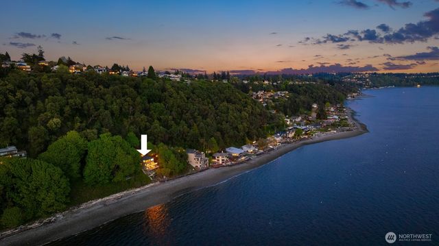 10835 Arroyo Beach Place SW, Seattle, WA 98146