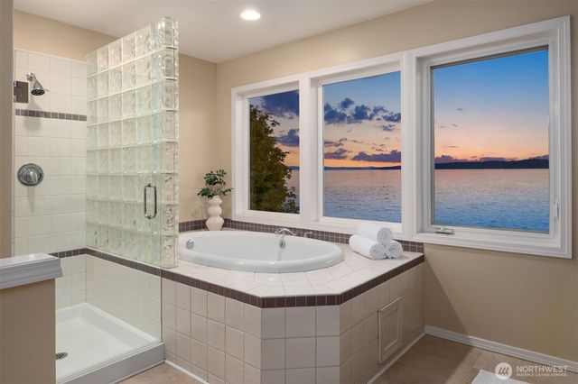10835 Arroyo Beach Place SW, Seattle, WA 98146