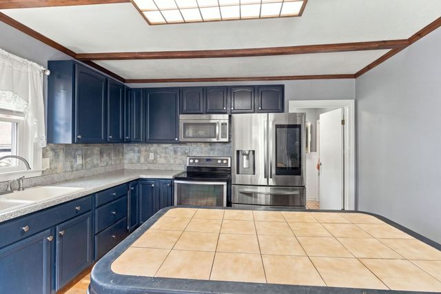 5 Eden Ct, Attleboro, MA 02703
