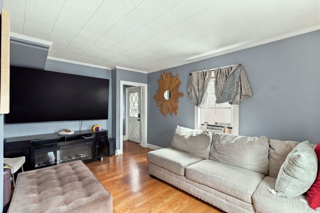 5 Eden Ct, Attleboro, MA 02703