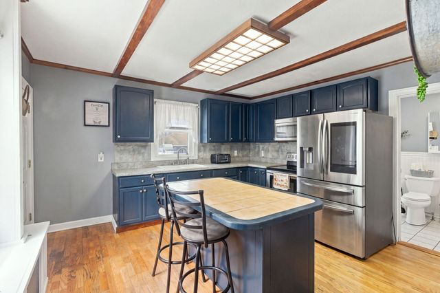5 Eden Ct, Attleboro, MA 02703