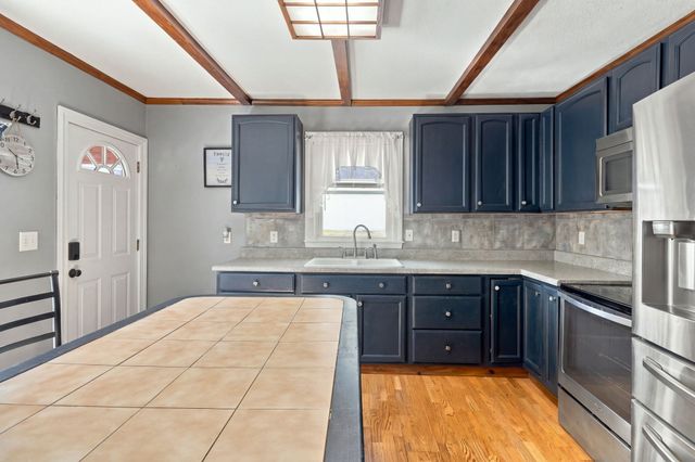 5 Eden Ct, Attleboro, MA 02703