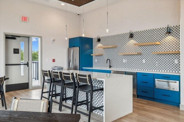 1014 16th Ave S Unit 104, Nashville, TN 37212