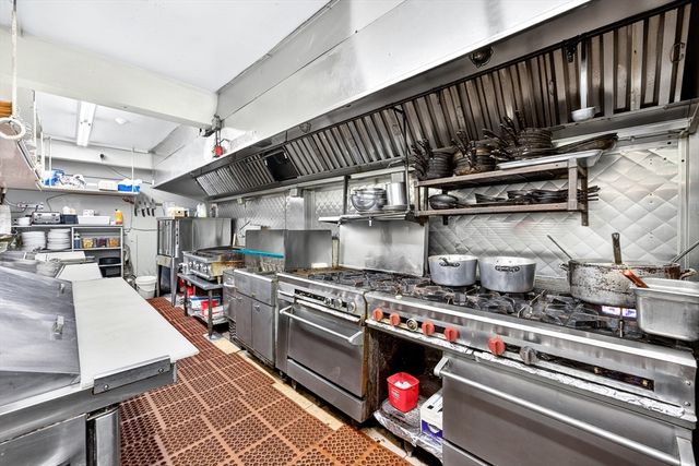 269-271 Commercial Street, Provincetown, MA 02657