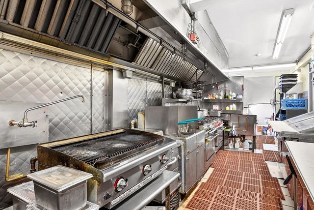 269-271 Commercial Street, Provincetown, MA 02657