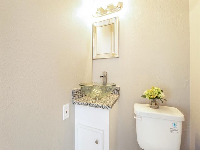 10527 Ravenscroft Drive, Dallas, TX 75230