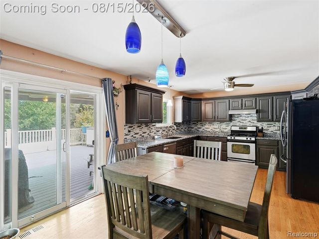 27215 Eagle Court, New Baltimore, MI 48051