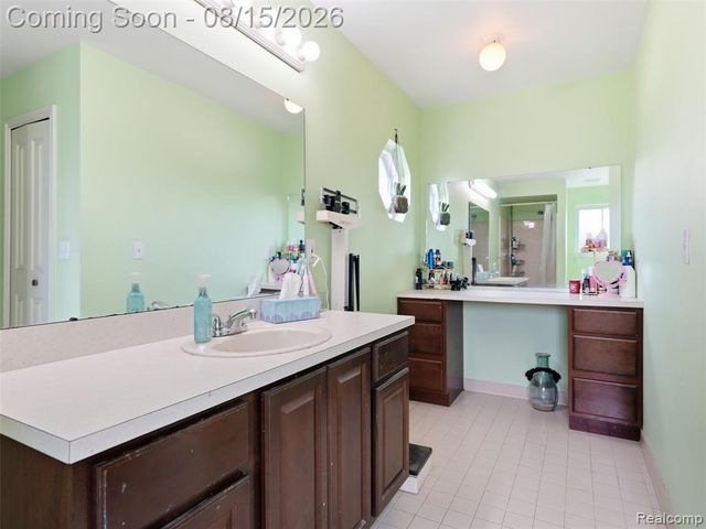 27215 Eagle Court, New Baltimore, MI 48051