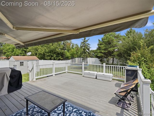 27215 Eagle Court, New Baltimore, MI 48051
