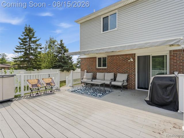 27215 Eagle Court, New Baltimore, MI 48051