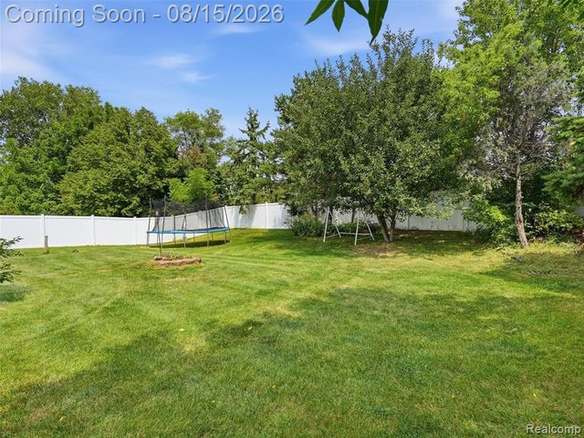 27215 Eagle Court, New Baltimore, MI 48051