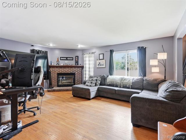 27215 Eagle Court, New Baltimore, MI 48051
