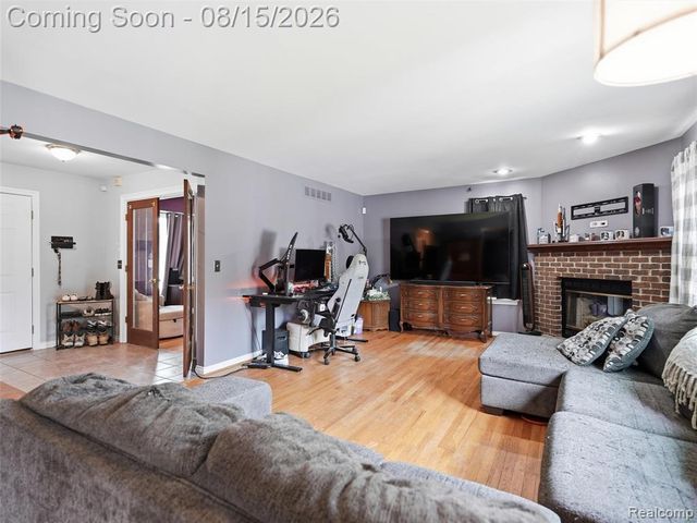 27215 Eagle Court, New Baltimore, MI 48051
