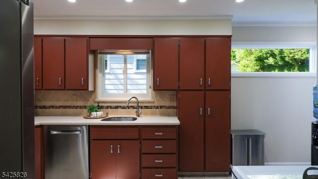 721 Kimball Ave, Westfield Town, NJ 07090