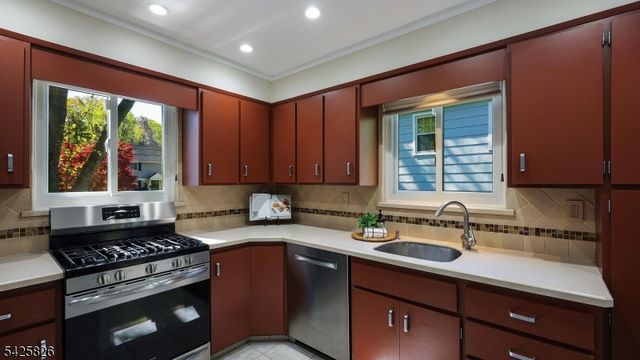 721 Kimball Ave, Westfield Town, NJ 07090