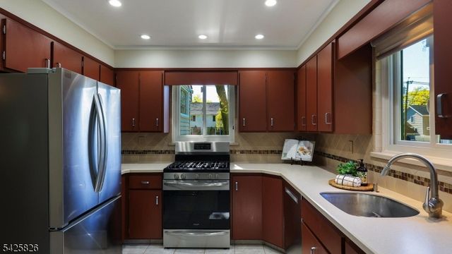 721 Kimball Ave, Westfield Town, NJ 07090