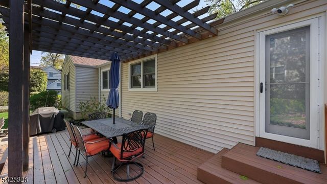 721 Kimball Ave, Westfield Town, NJ 07090