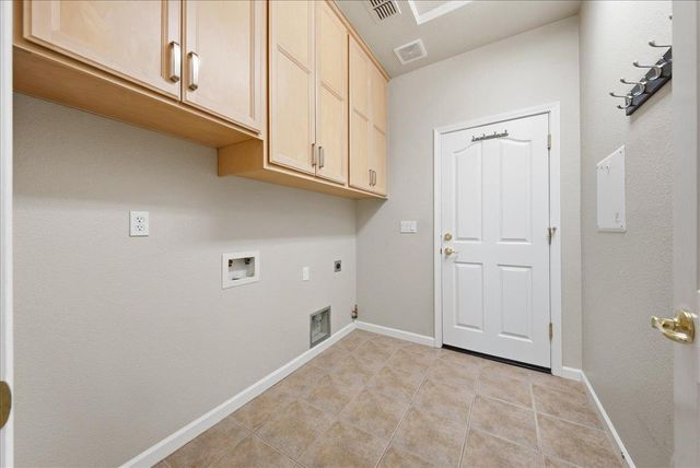 1869 Bal Ct, Yuba City, CA 95993