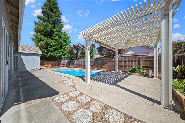 1869 Bal Ct, Yuba City, CA 95993