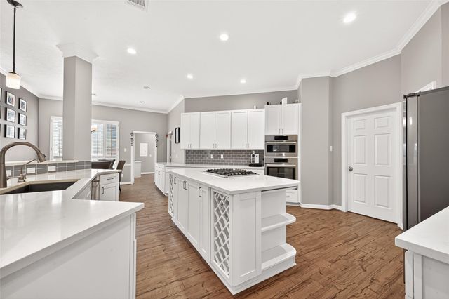 12111 Mill Stream Way, Houston, TX 77041