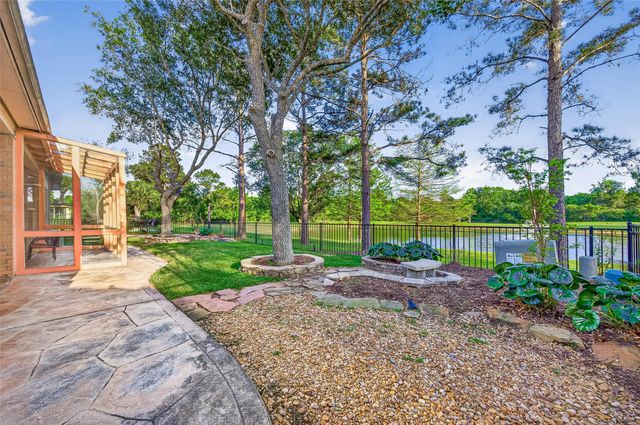 12111 Mill Stream Way, Houston, TX 77041