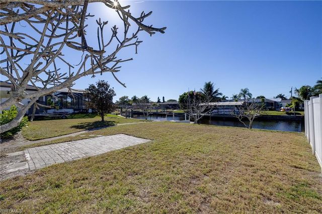 5256 Willow CT, Cape Coral, FL 33904