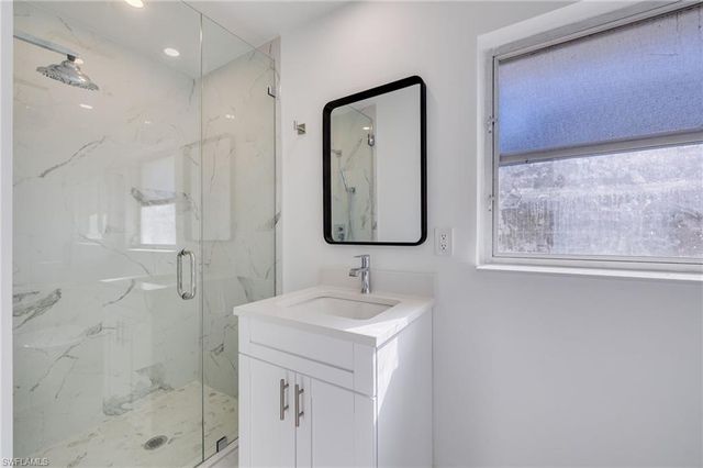 5256 Willow CT, Cape Coral, FL 33904