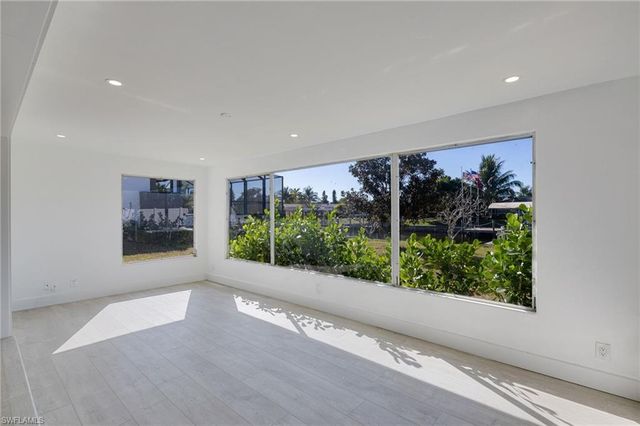 5256 Willow CT, Cape Coral, FL 33904