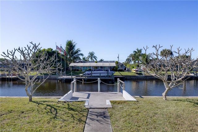 5256 Willow CT, Cape Coral, FL 33904