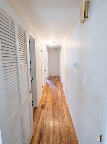 2708 N Redway Rd, Boise, ID 83704