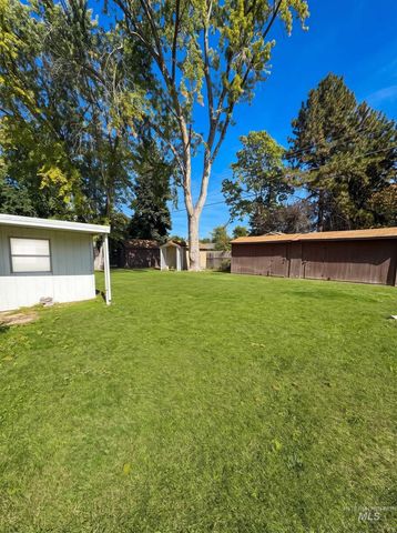 2708 N Redway Rd, Boise, ID 83704