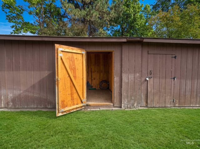 2708 N Redway Rd, Boise, ID 83704