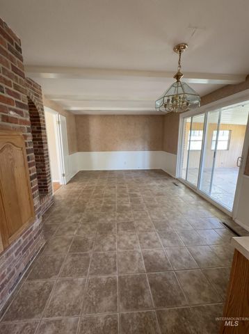2708 N Redway Rd, Boise, ID 83704