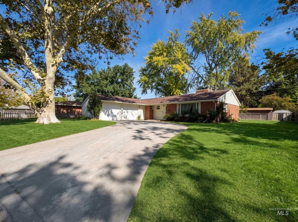 2708 N Redway Rd, Boise, ID 83704