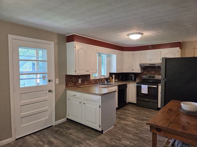 579 New Litchfield Street, Torrington, CT 06790