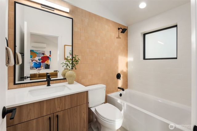 5244 23rd Avenue SW, Seattle, WA 98106