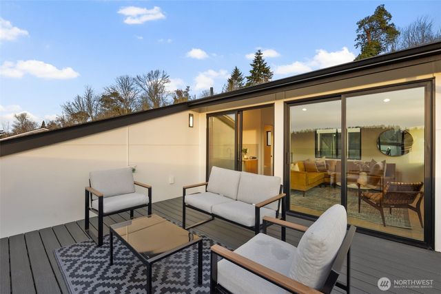 5244 23rd Avenue SW, Seattle, WA 98106