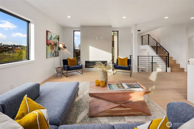 5244 23rd Avenue SW, Seattle, WA 98106