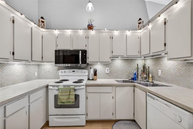 6555 Chasewood Drive H, Jupiter, FL 33458