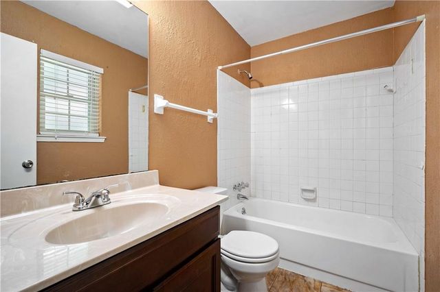 1020 Middle Ring Road, Mobile, AL 36608