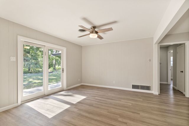 609 S Farmington Road, Howe, TX 75459